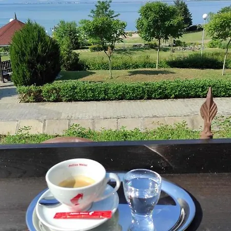 Семеен Хотел Делфин Бийч Hotel Rawda