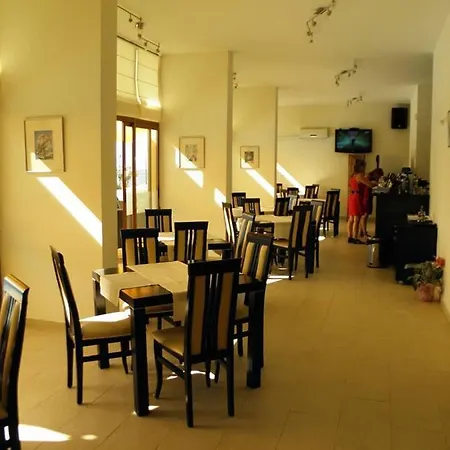 Hotel Семеен Хотел Делфин Бийч Rawda